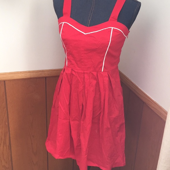 SOLD :::::: Little red dress - Picture 1 of 2